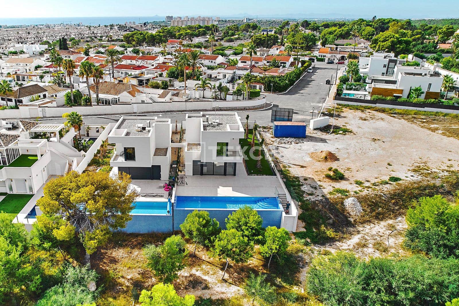 3 bedroom Villa for sale in Orihuela with pool - € 760,000 (Ref: 8971670)