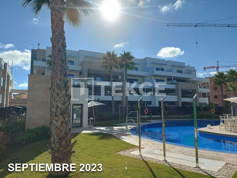 3 bedroom Flat for sale in Playa Flamenca with pool - € 522,000 (Ref: 8977814)