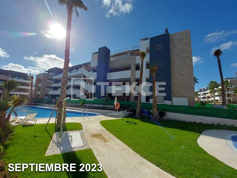 3 bedroom Flat for sale in Playa Flamenca with pool - € 522,000 (Ref: 8977814)