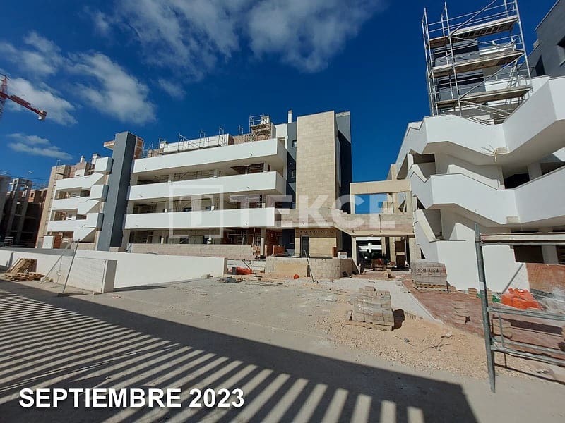 3 bedroom Flat for sale in Playa Flamenca with pool - € 522,000 (Ref: 8977814)