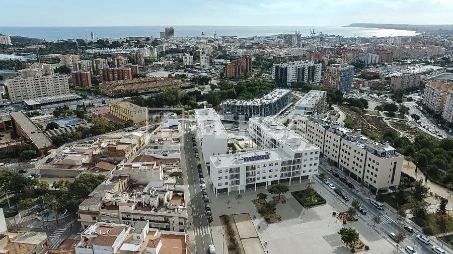 2 bedroom Flat for sale in Alicante / Alacant city with pool - € 254,000 (Ref: 8981997)