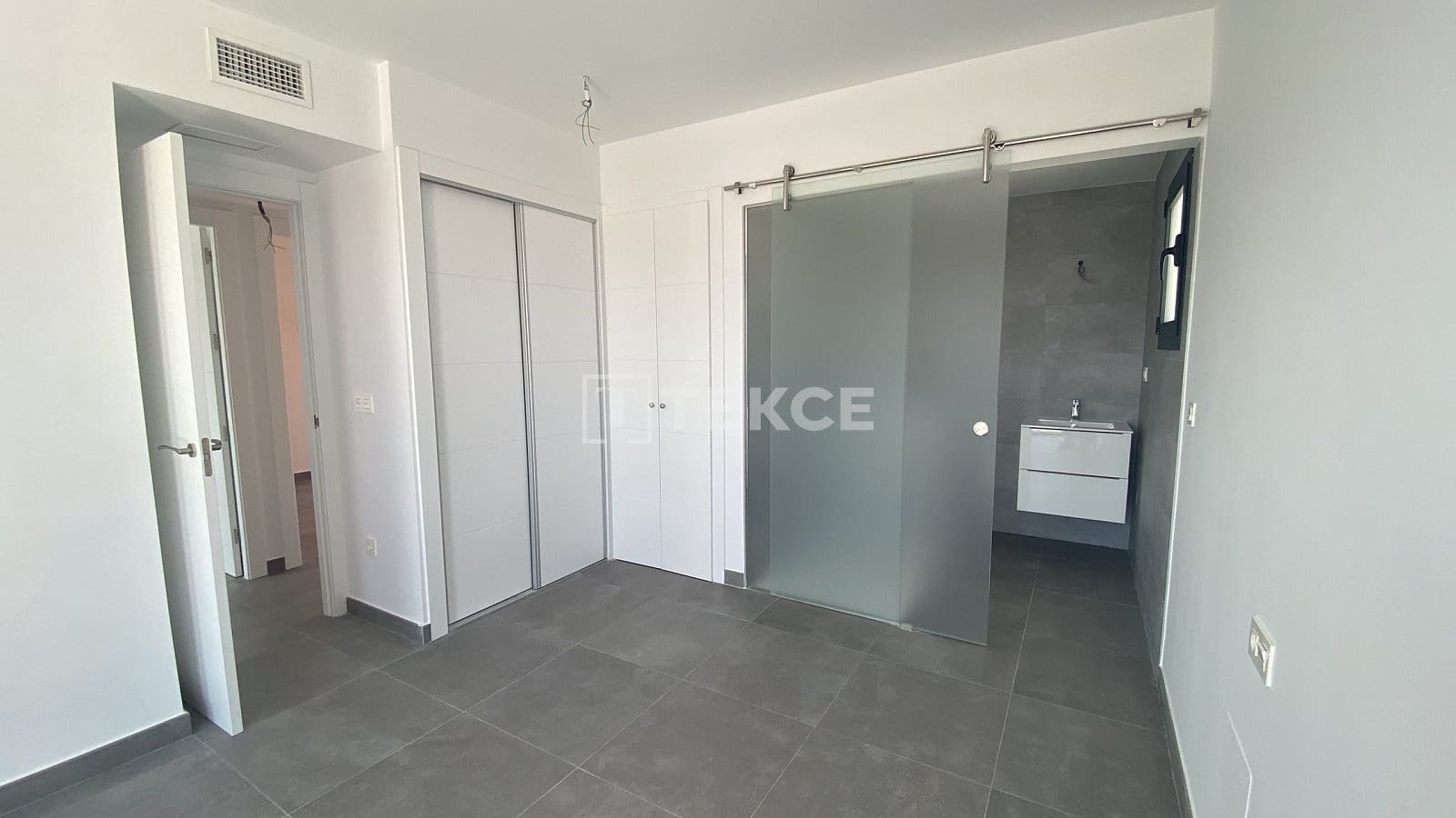 3 soveværelse Villa til salg i Gran Alacant med swimmingpool - € 425.000 (Ref: 8990332)