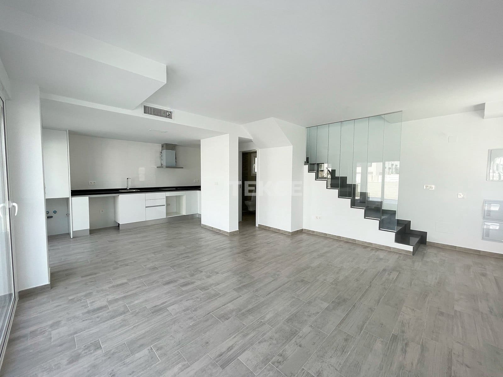 3 soveværelse Villa til salg i Gran Alacant med swimmingpool - € 425.000 (Ref: 8990332)