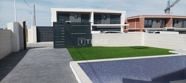 3 bedroom Villa for sale in Gran Alacant, Santa Pola with pool - € 425,000 (Ref: 8990332)