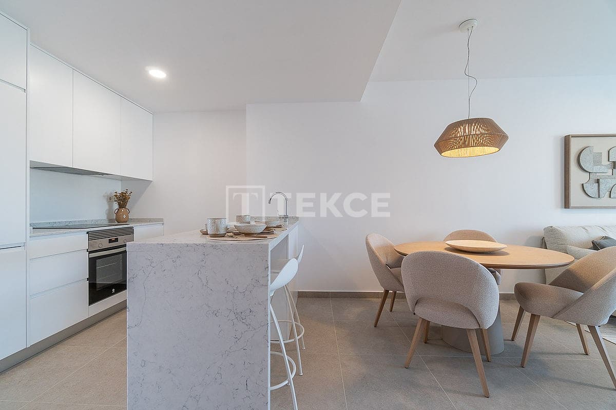 3 slaapkamer Flat te koop in Playa Flamenca met zwembad - € 419.000 (Ref: 9000465)