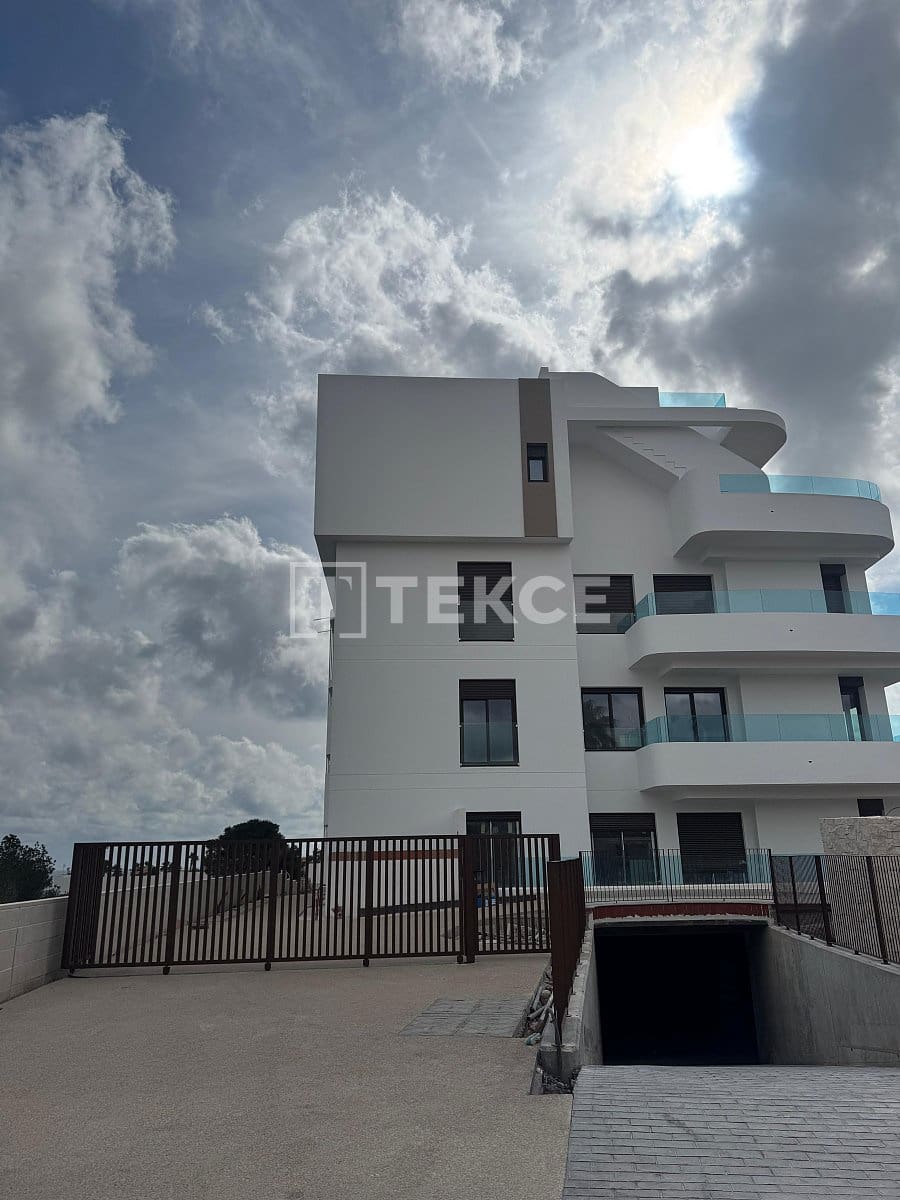 3 slaapkamer Flat te koop in Playa Flamenca met zwembad - € 419.000 (Ref: 9000465)