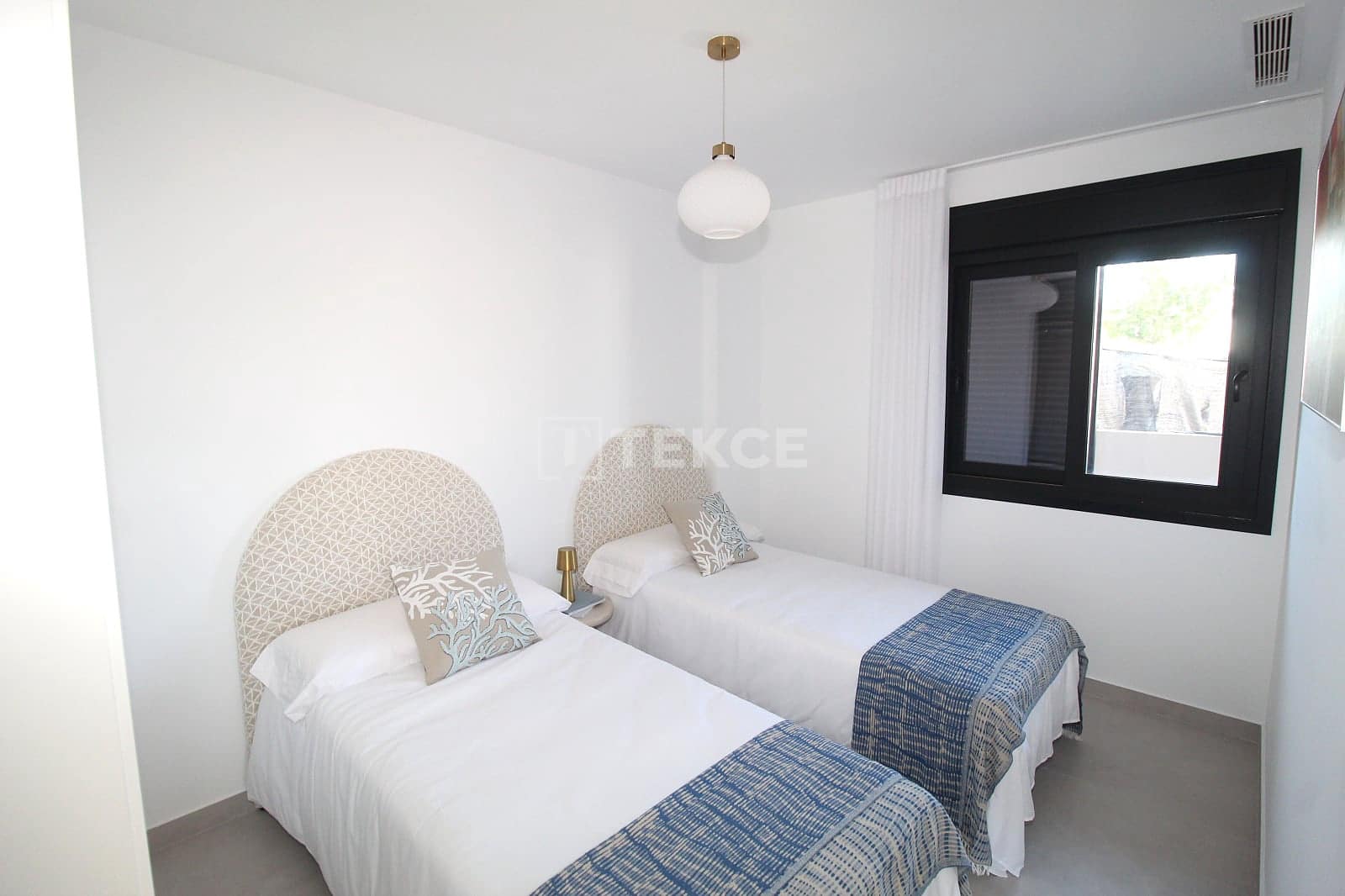 2 soverom Leilighet til salgs i Benidorm med svømmebasseng - € 349 000 (Ref: 9004538)