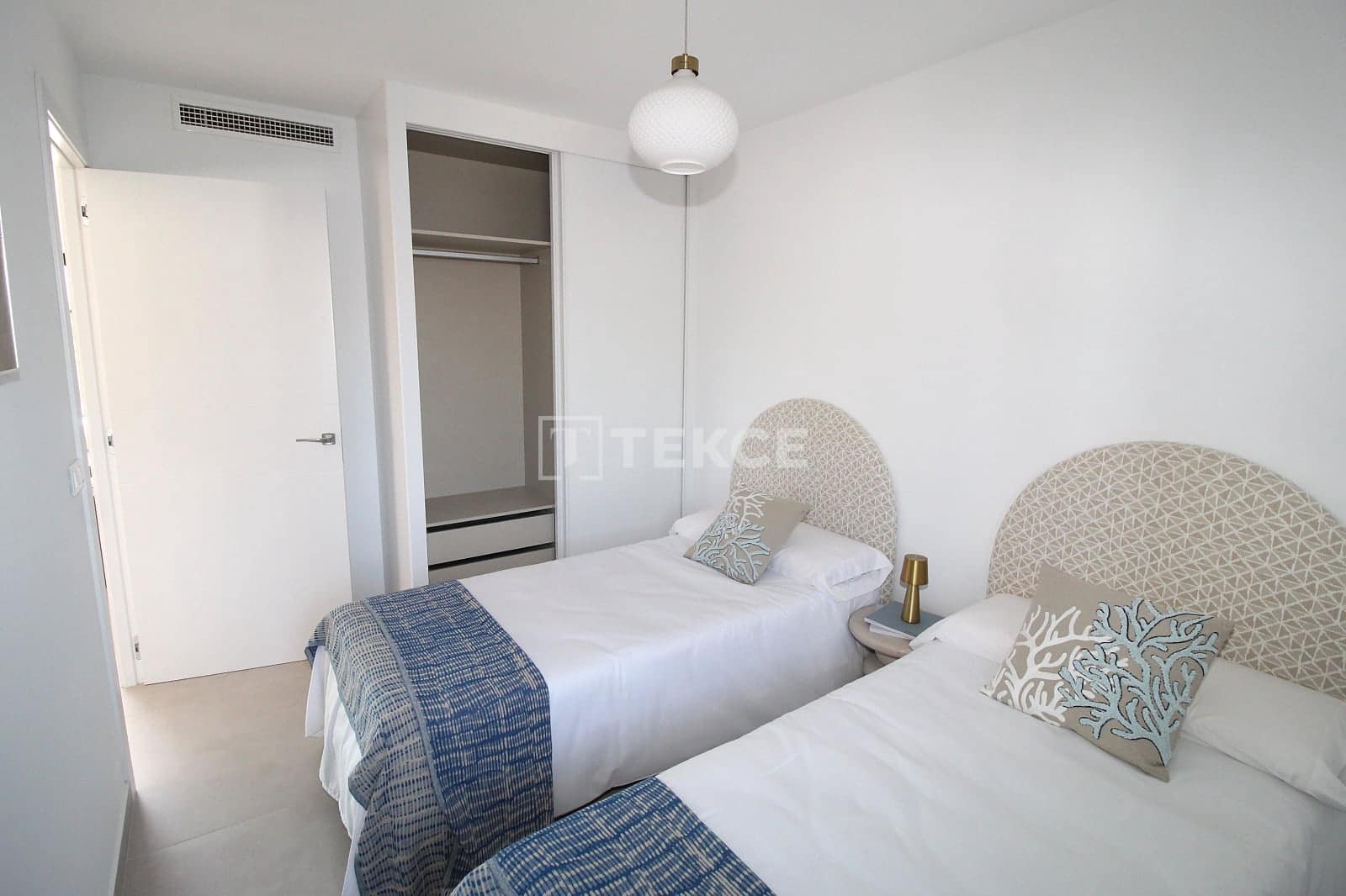 2 soverom Leilighet til salgs i Benidorm med svømmebasseng - € 369 000 (Ref: 9004539)