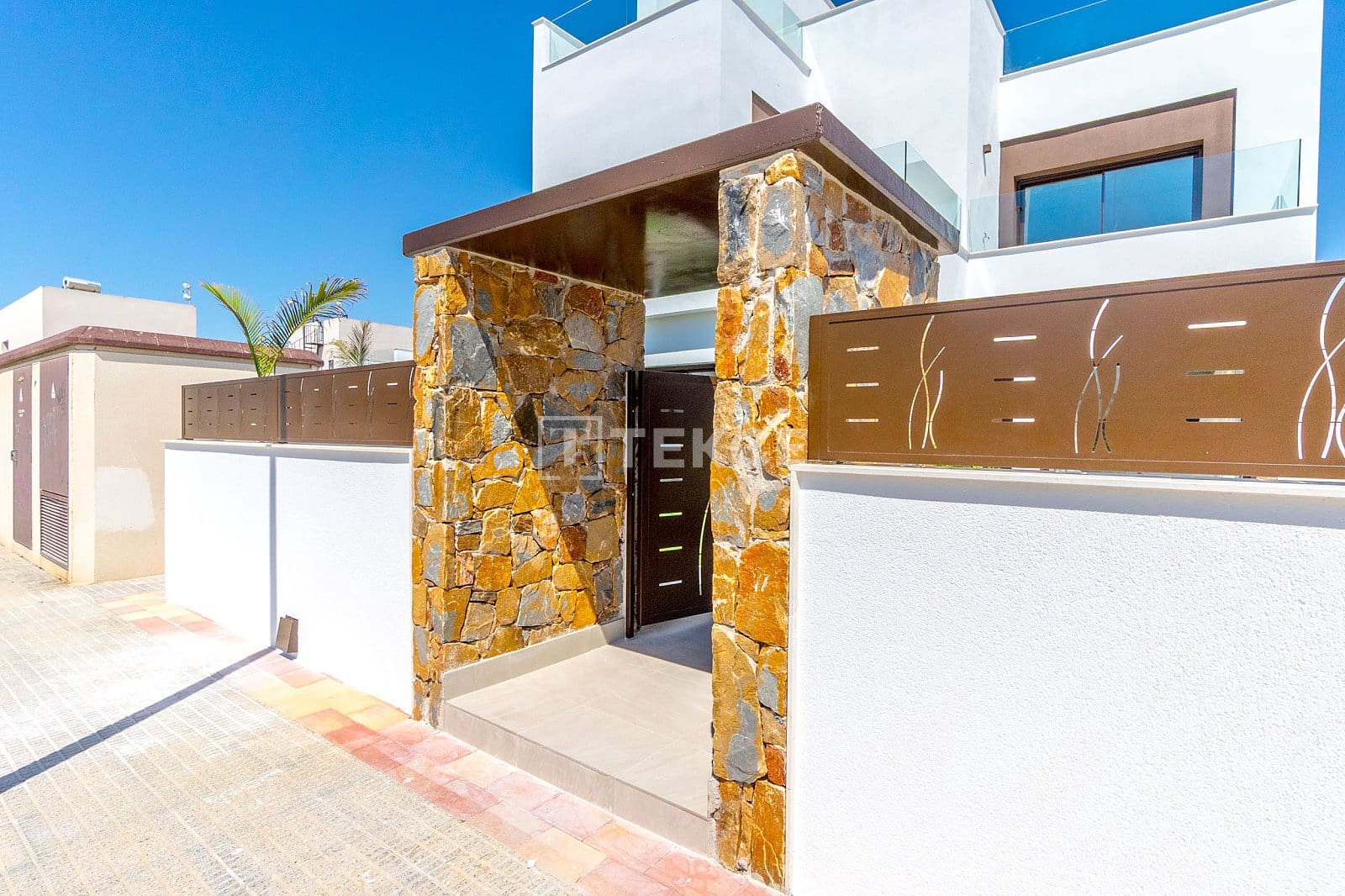 3 bedroom Villa for sale in Benijofar with pool - € 455,000 (Ref: 9031164)