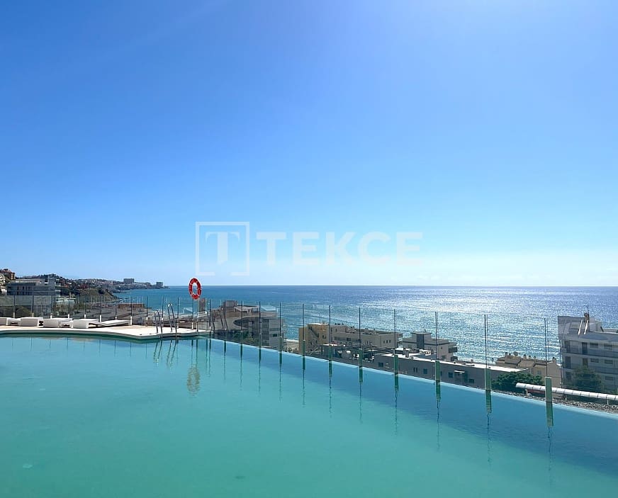 2 slaapkamer Flat te koop in Fuengirola met zwembad - € 849.000 (Ref: 9036237)
