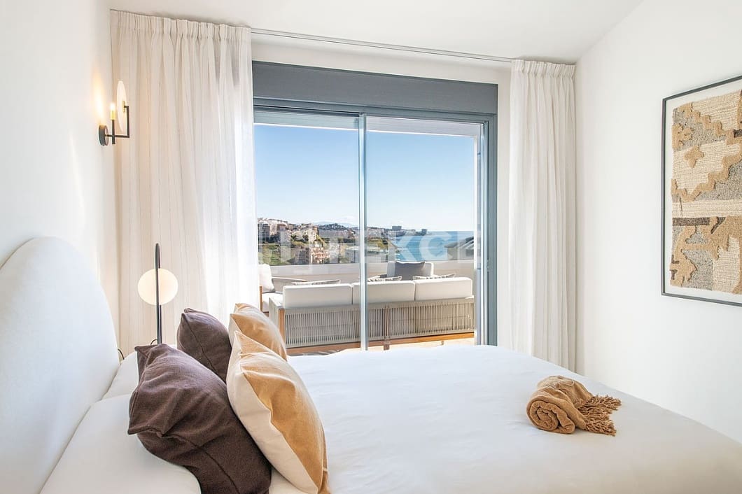 2 slaapkamer Flat te koop in Fuengirola met zwembad - € 849.000 (Ref: 9036237)