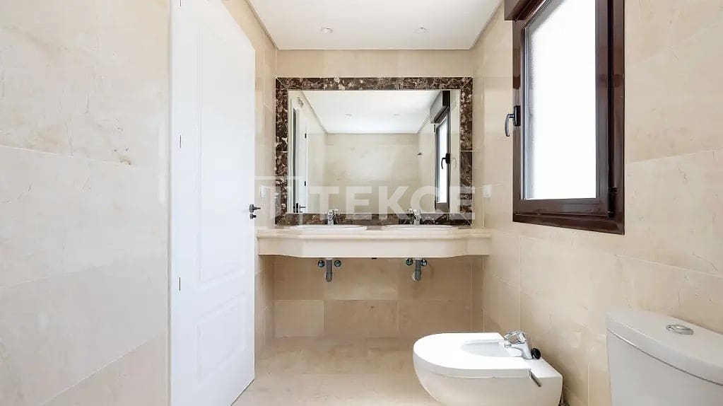 3 sypialnia Willa na sprzedaż w Estepona z basenem - 480 000 € (Ref: 9050562)