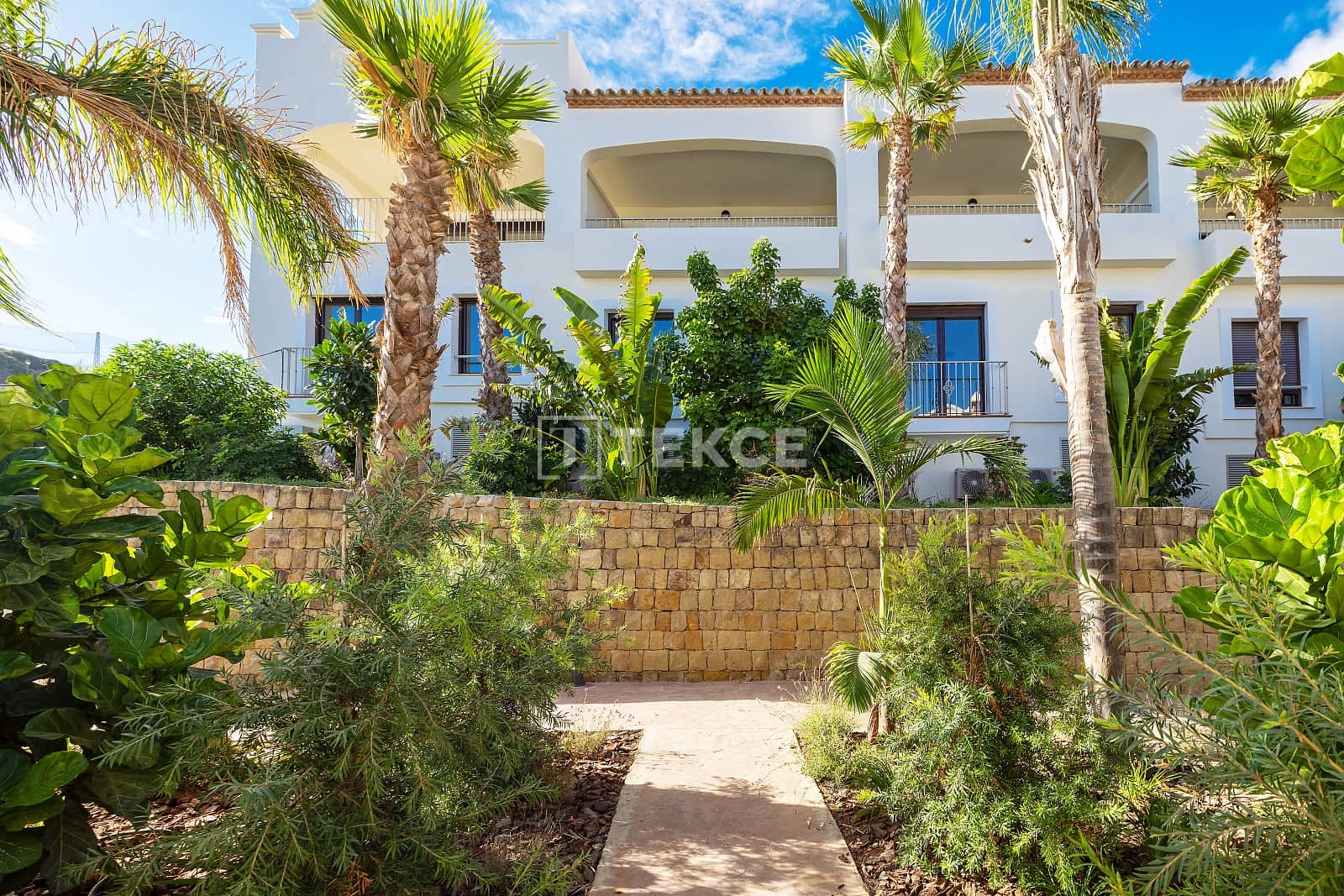 3 soveværelse Villa til salg i Estepona med swimmingpool - € 470.000 (Ref: 9050562)