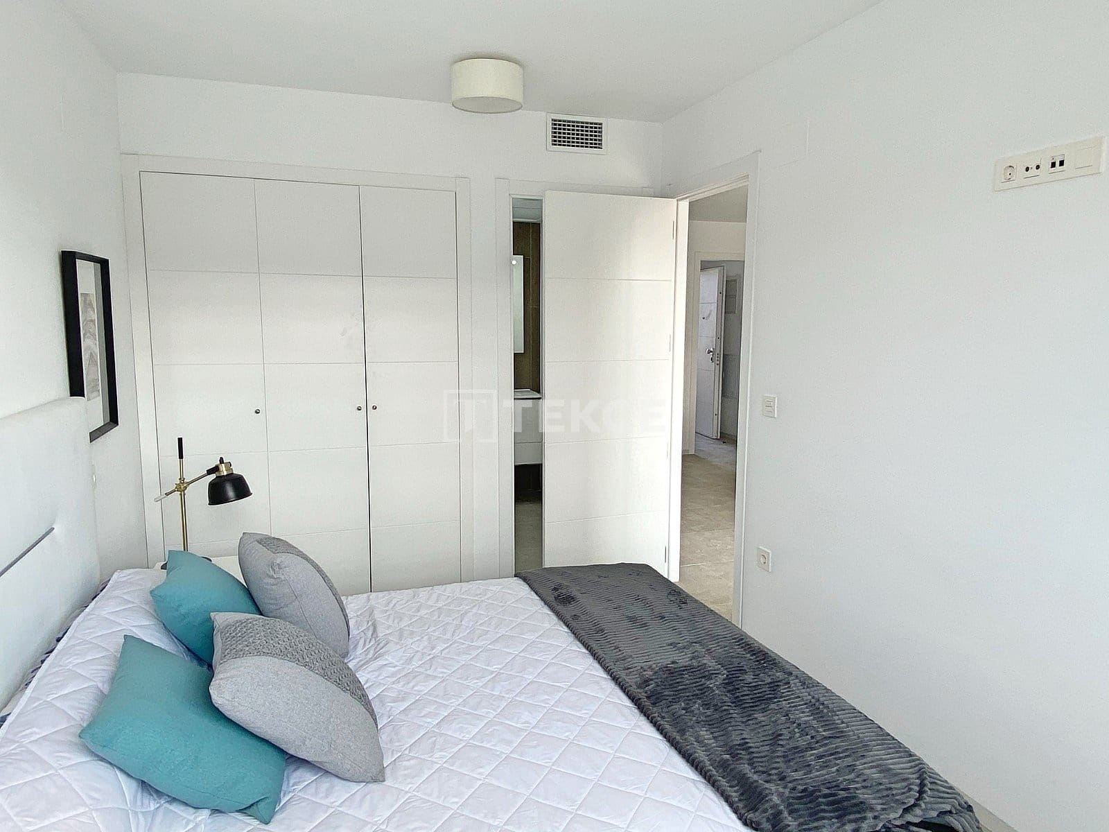 2 sypialnia Mieszkanie na sprzedaż w Torrevieja z basenem - 271 000 € (Ref: 9062026)