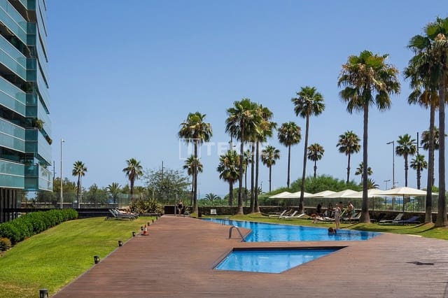 2 soveværelse Lejlighed til salg i Diagonal Mar i El Front Marítim del Poblenou, Barcelona by med swimmingpool - € 1.850.000 (Ref: 9062028)