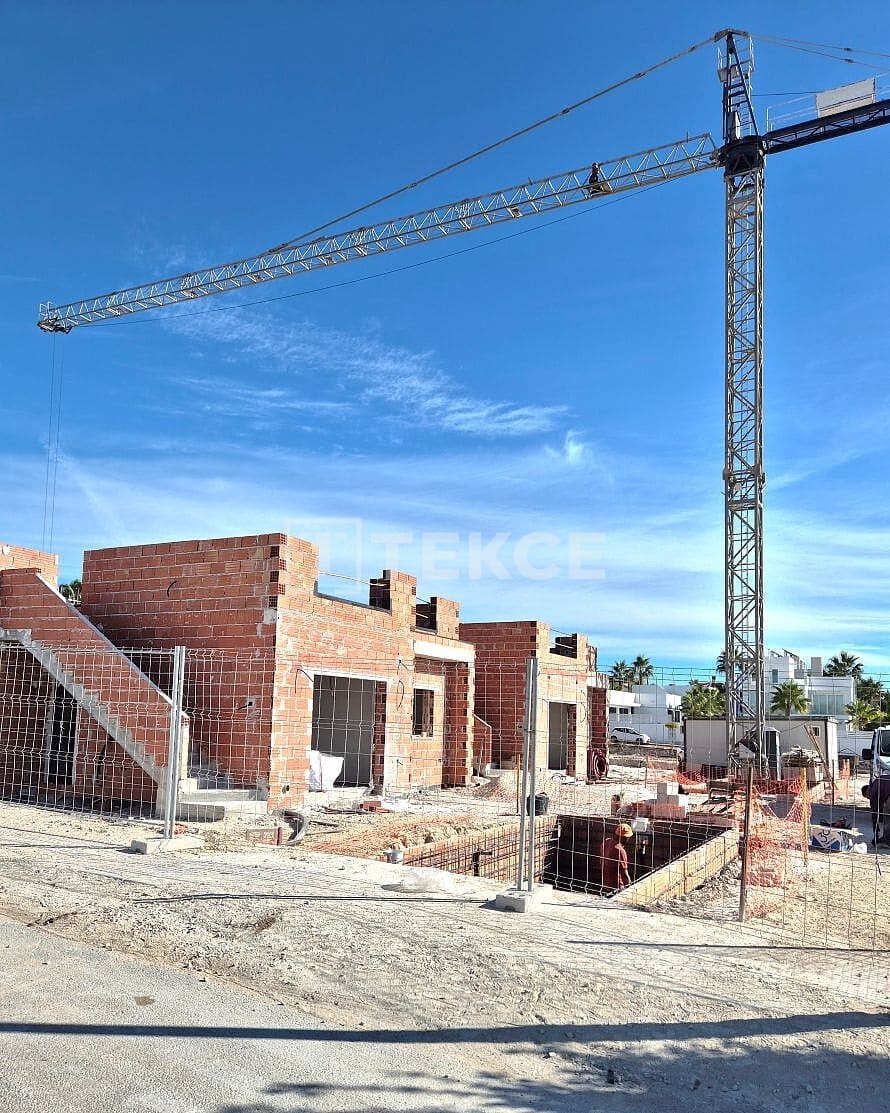 3 Zimmer Villa zu verkaufen in San Fulgencio mit Pool - 392.000 € (Ref: 9068414)