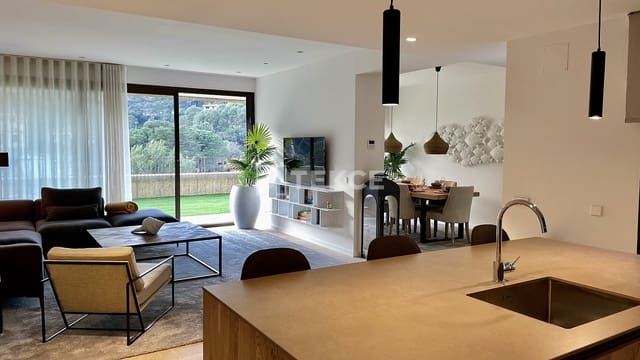 4 slaapkamer Flat te koop in Sa Riera, Begur met zwembad - € 762.000 (Ref: 9074701)