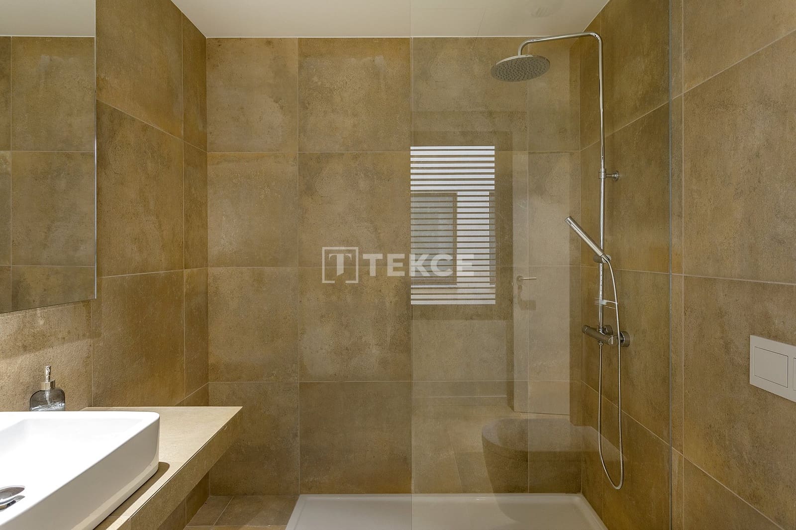 4 soveværelse Lejlighed til salg i Sa Riera med swimmingpool - € 762.000 (Ref: 9074701)