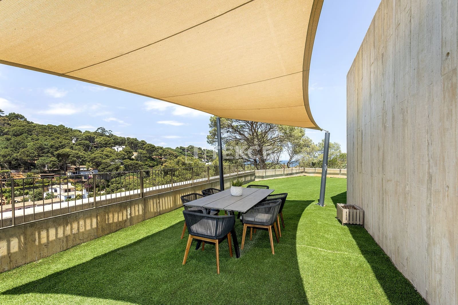 4 soveværelse Lejlighed til salg i Sa Riera med swimmingpool - € 762.000 (Ref: 9074701)