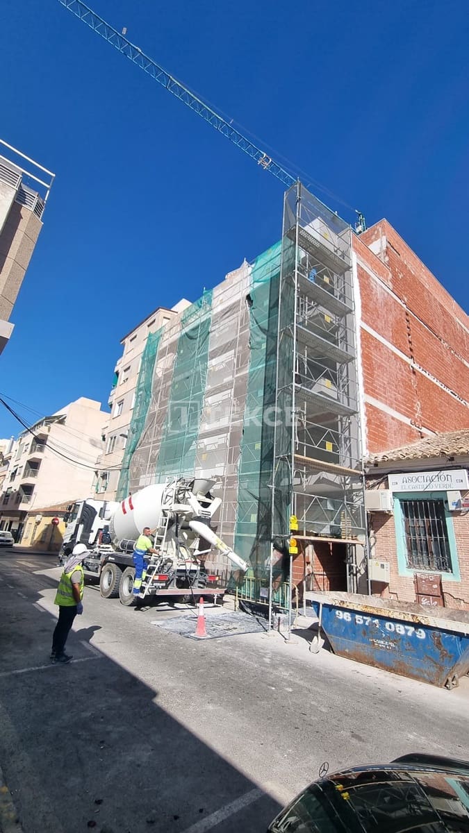 3 sovrum Lägenhet till salu i Torrevieja med pool - 599 000 € (Ref: 9084815)