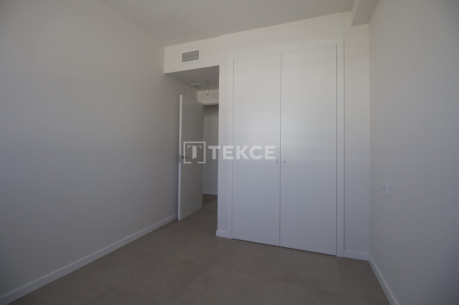 4 slaapkamer Flat te koop in Torremolinos met zwembad - € 1.450.000 (Ref: 9132008)