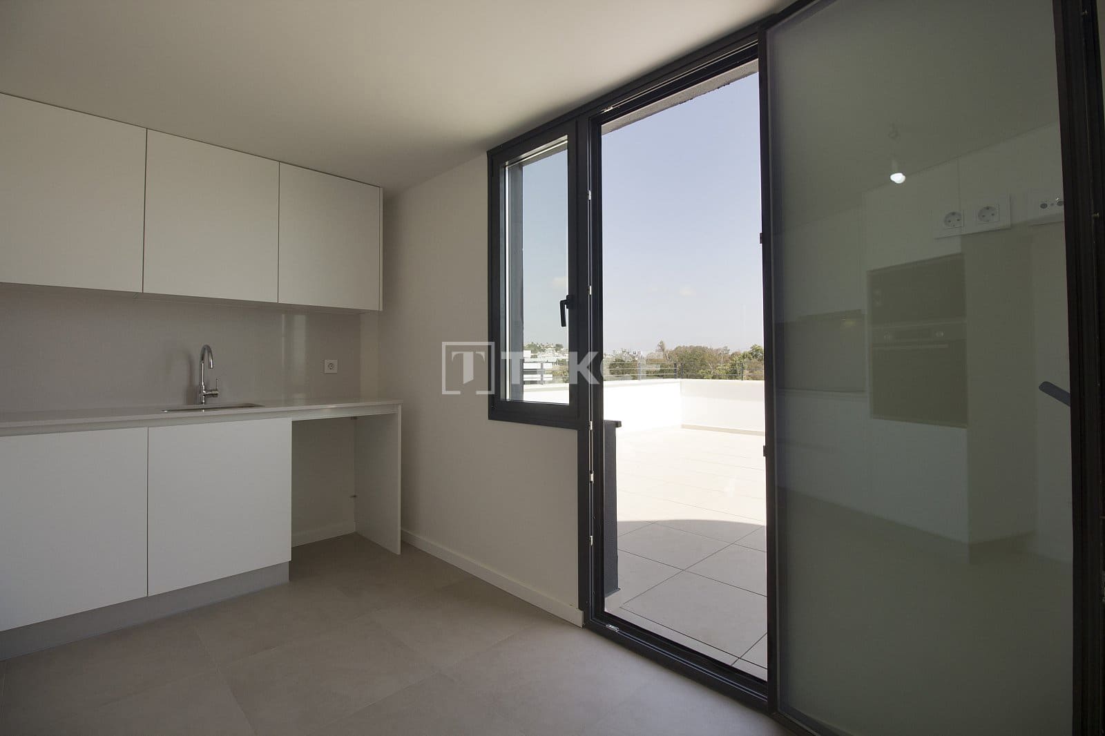 4 slaapkamer Flat te koop in Torremolinos met zwembad - € 1.450.000 (Ref: 9132008)