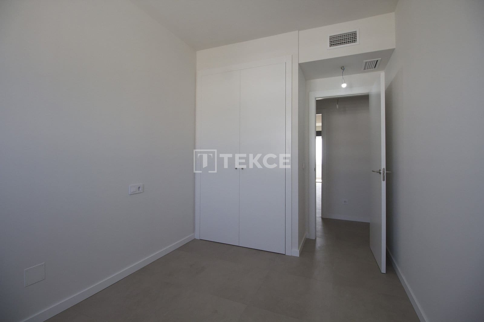 4 slaapkamer Flat te koop in Torremolinos met zwembad - € 1.450.000 (Ref: 9132008)