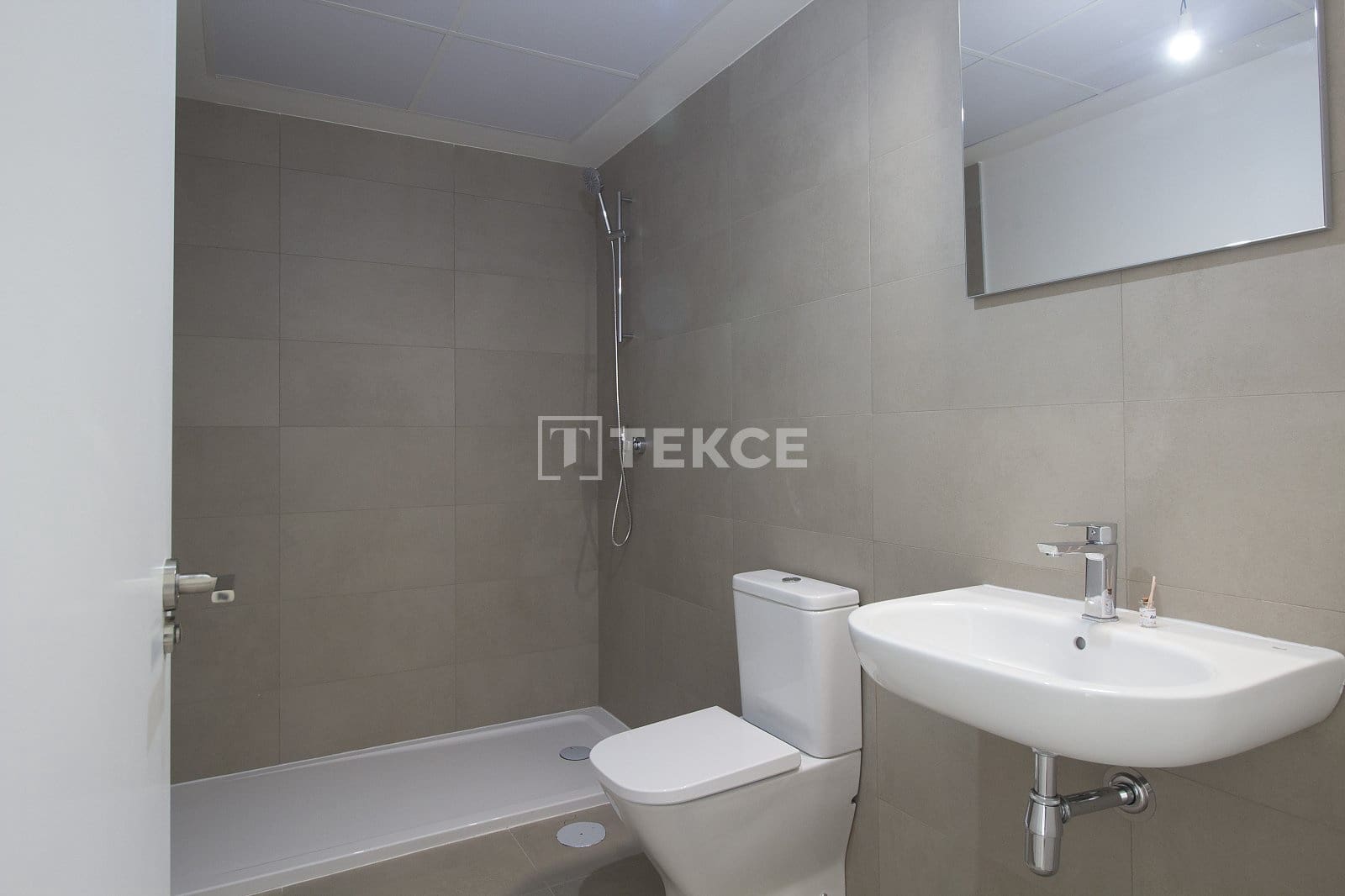4 slaapkamer Flat te koop in Torremolinos met zwembad - € 1.450.000 (Ref: 9132008)