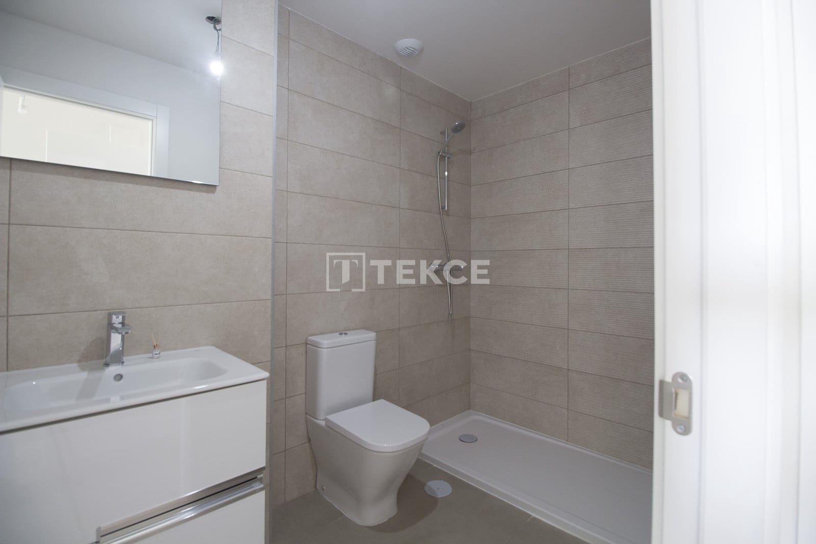 4 slaapkamer Flat te koop in Torremolinos met zwembad - € 1.450.000 (Ref: 9132008)