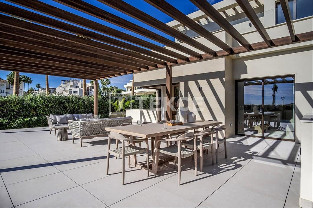 Chalet de 4 habitaciones en Estepona en venta con piscina - 4.500.000 € (Ref: 9146642)