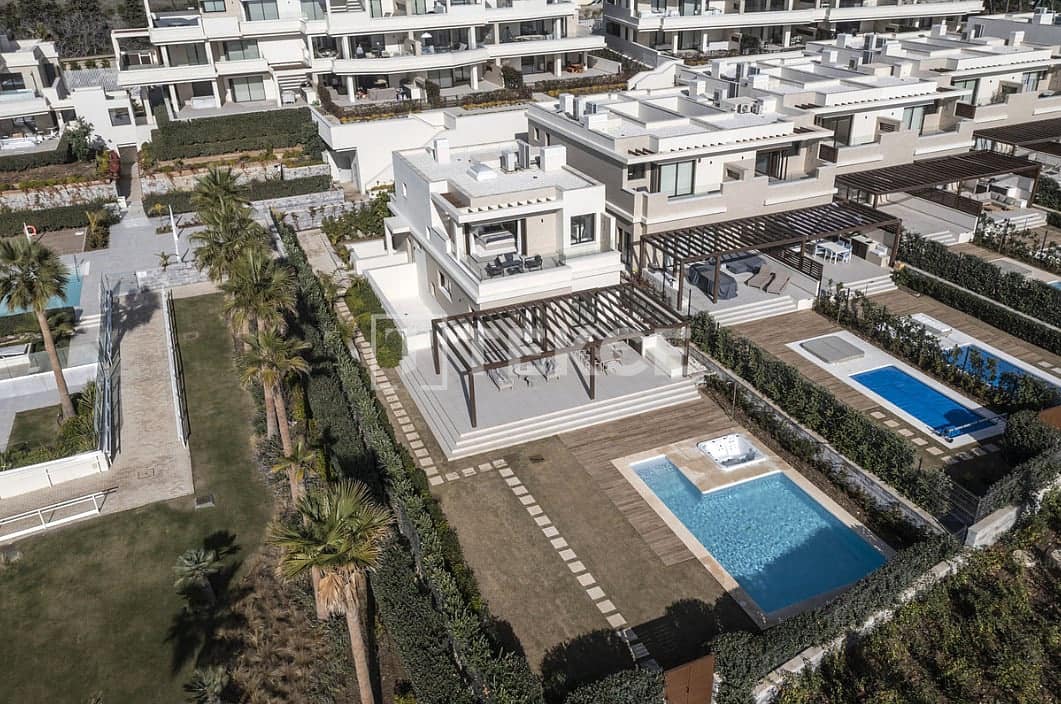 Chalet de 4 habitaciones en Estepona en venta con piscina - 4.500.000 € (Ref: 9146642)