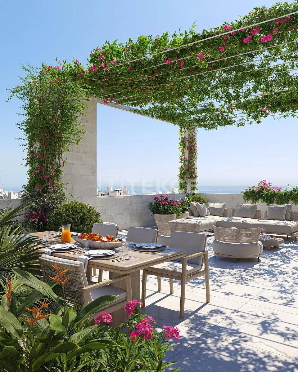 2 bedroom Flat for sale in Estepona with pool - € 499,000 (Ref: 9146643)