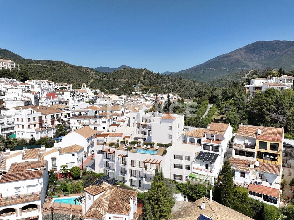 2 slaapkamer Flat te koop in Benahavis met zwembad - € 400.000 (Ref: 9148771)