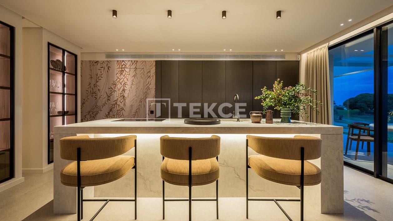 4 soveværelse Villa til salg i Nueva Andalucia med swimmingpool - € 5.975.000 (Ref: 9151599)