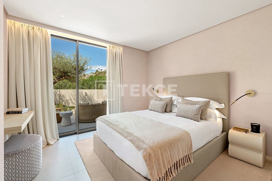 4 soveværelse Villa til salg i Nueva Andalucia med swimmingpool - € 5.975.000 (Ref: 9151599)