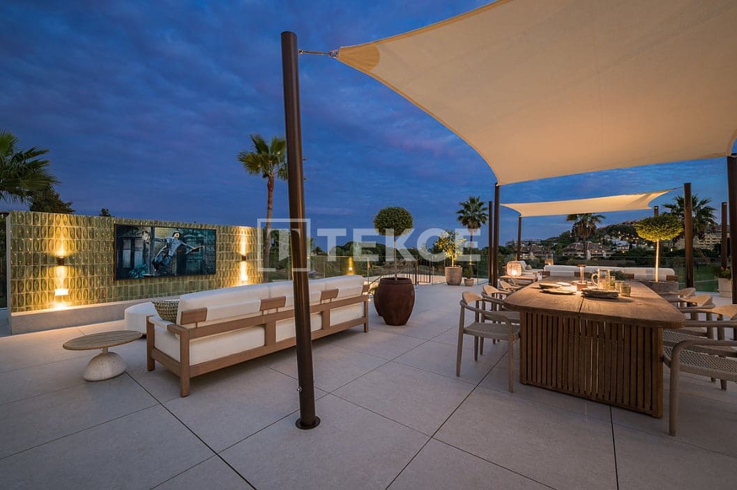 4 soveværelse Villa til salg i Nueva Andalucia med swimmingpool - € 5.975.000 (Ref: 9151599)