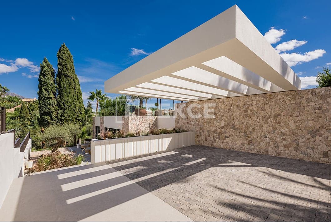 4 soveværelse Villa til salg i Nueva Andalucia med swimmingpool - € 5.975.000 (Ref: 9151599)