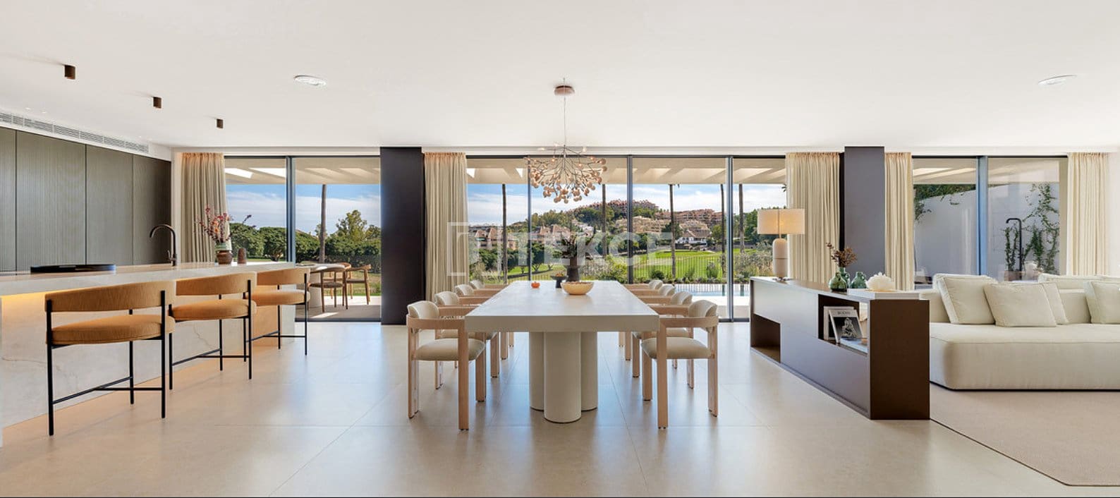 4 soveværelse Villa til salg i Nueva Andalucia med swimmingpool - € 5.975.000 (Ref: 9151599)