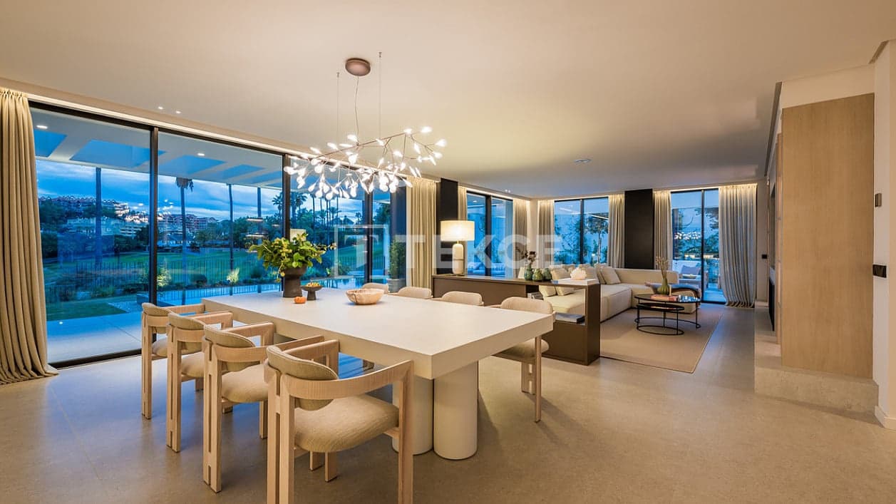 4 soveværelse Villa til salg i Nueva Andalucia med swimmingpool - € 5.975.000 (Ref: 9151599)