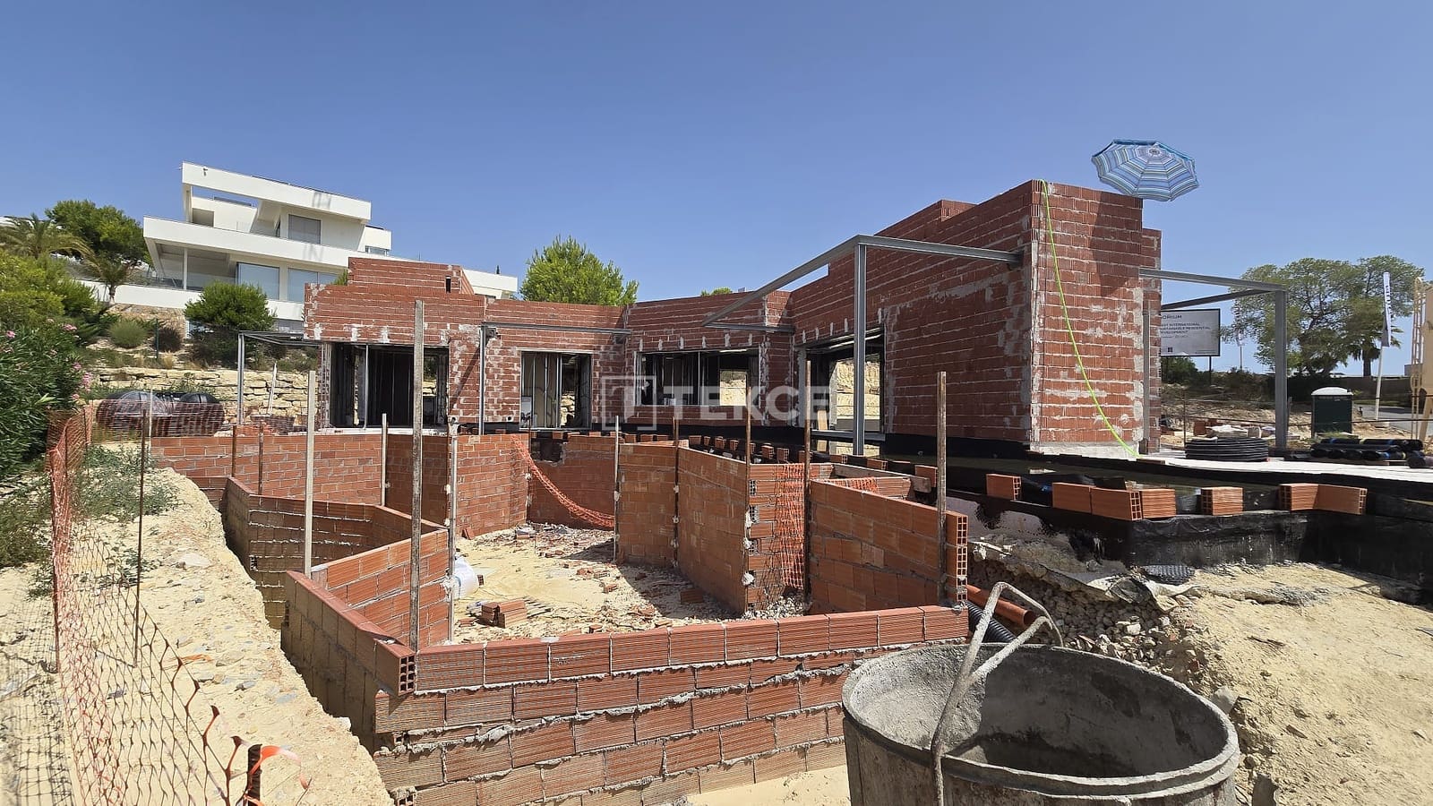 3 slaapkamer Villa te koop in San Miguel de Salinas met zwembad - € 2.450.000 (Ref: 9172674)