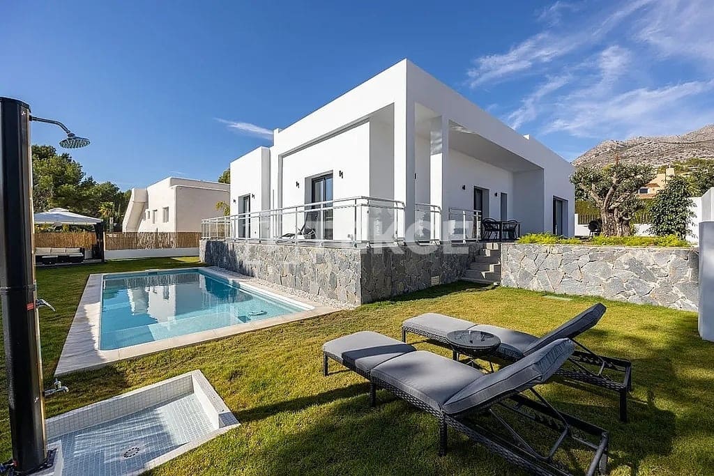 4 sypialnia Willa na sprzedaż w Altea z basenem - 995 000 € (Ref: 9200164)