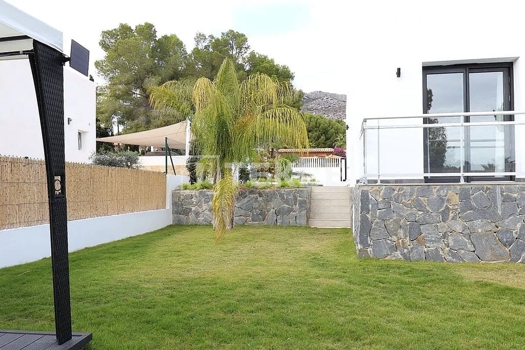 4 sypialnia Willa na sprzedaż w Altea z basenem - 995 000 € (Ref: 9200164)