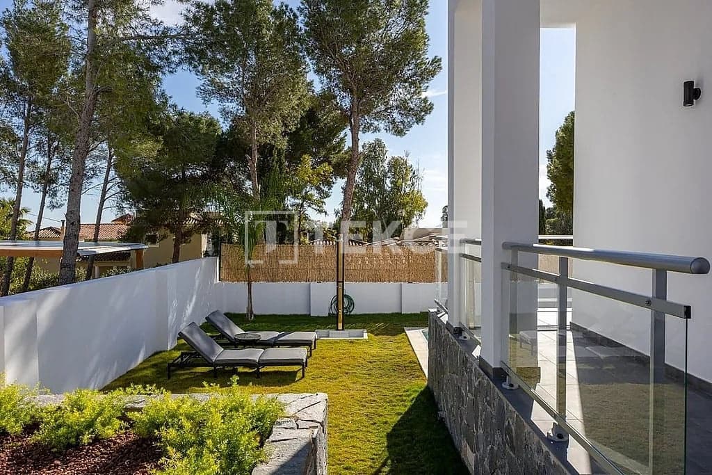 4 sypialnia Willa na sprzedaż w Altea z basenem - 995 000 € (Ref: 9200164)