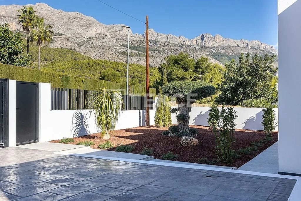 4 sypialnia Willa na sprzedaż w Altea z basenem - 995 000 € (Ref: 9200164)