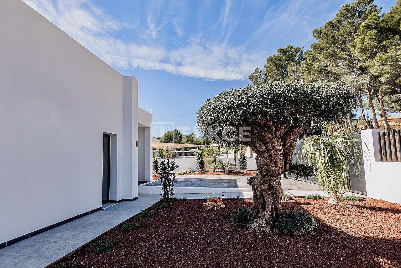 4 sypialnia Willa na sprzedaż w Altea z basenem - 995 000 € (Ref: 9200164)