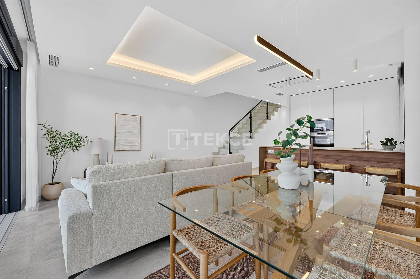 3 bedroom Villa for sale in Torrevieja with pool - € 550,000 (Ref: 9204138)