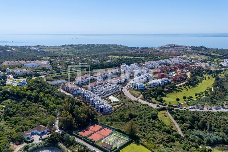 Piso de 3 habitaciones en Casares en venta con piscina - 440.000 € (Ref: 9226083)