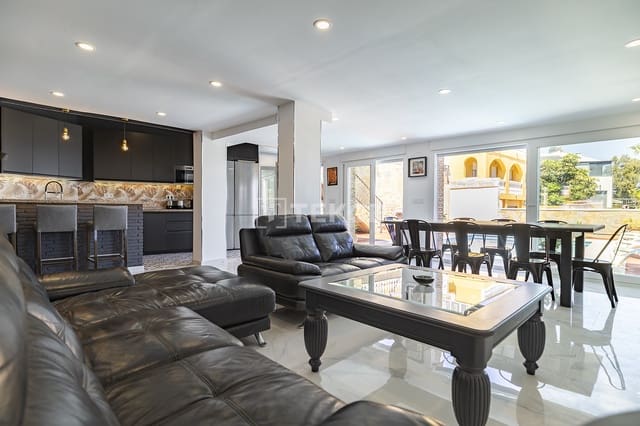 7 sovrum Villa till salu i Benalmádena med pool - 1 575 000 € (Ref: 9251697)