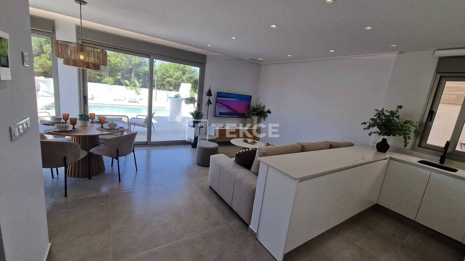 3 bedroom Villa for sale in Pinar de Campoverde with pool - € 475,000 (Ref: 9254516)