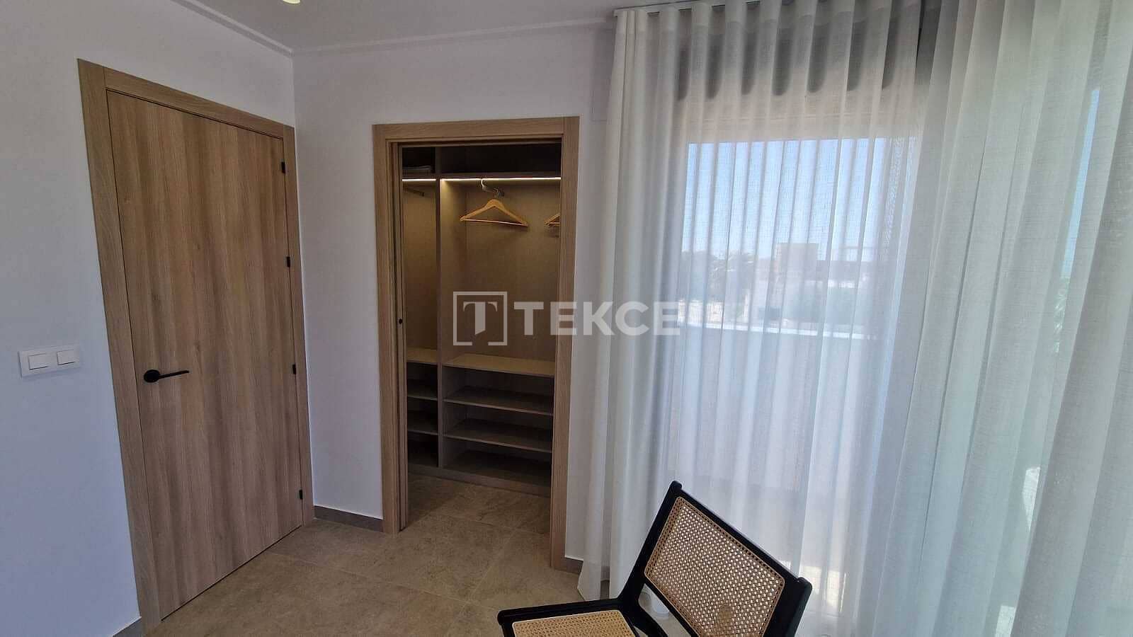 3 bedroom Villa for sale in Pinar de Campoverde with pool - € 475,000 (Ref: 9254516)